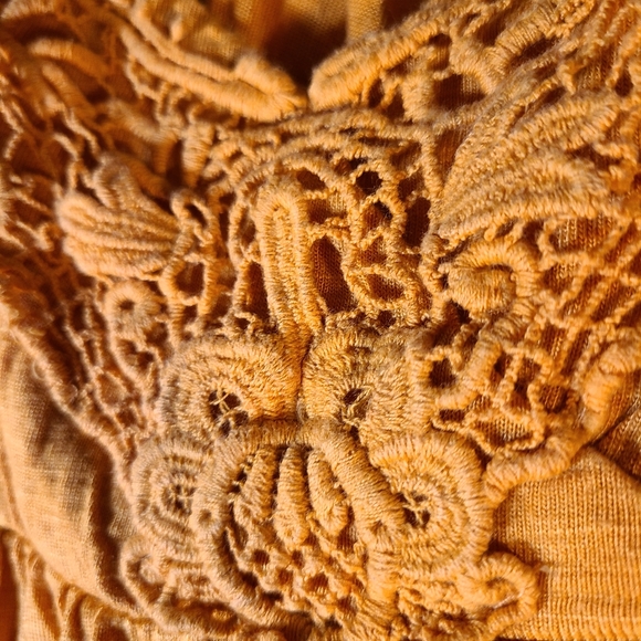 Apt 9 blouse with crocheted neckline - Picture 2 of 5